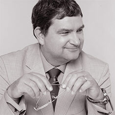 Dr Edward Laane
